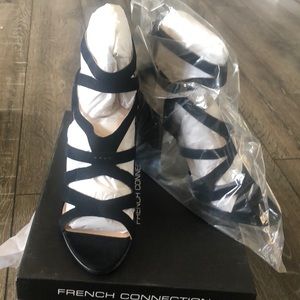 French Connection Isla stealth sandal US 9 NWT